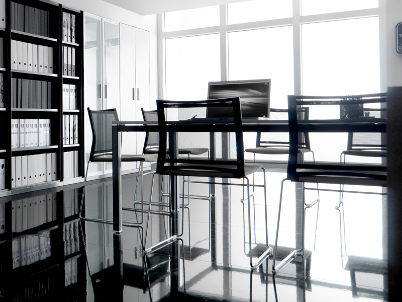 Prodotti di complemento: LINEA TAVOLI-SCRIVANIE